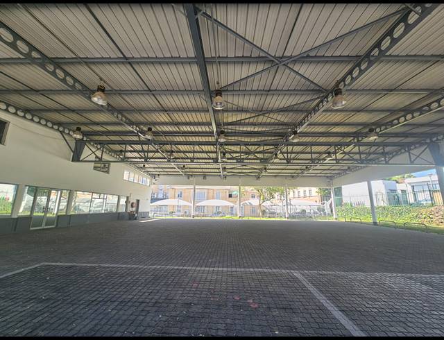 4,695M² SHOWROOM TO LET IN BRUMA